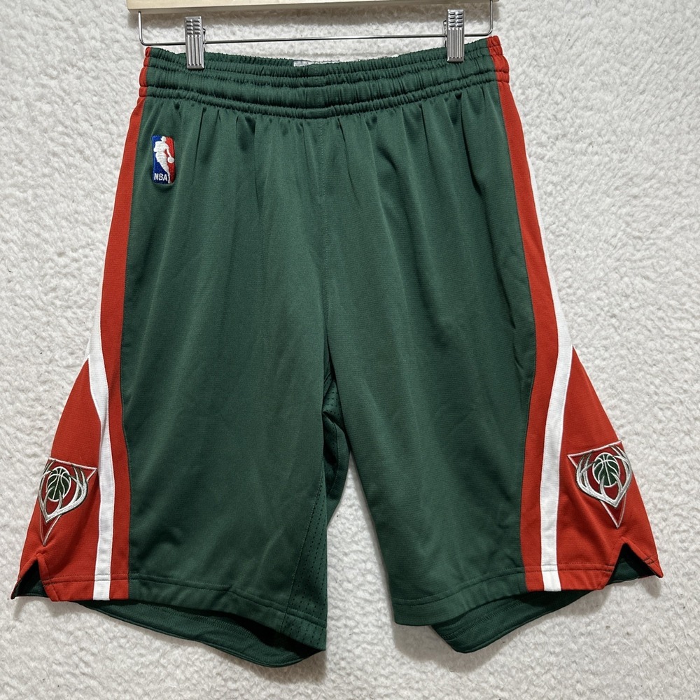 2014-2015 Milwaukee Bucks Team Adidas Clima Cool Size M‎ Issued Game Shorts Logo
